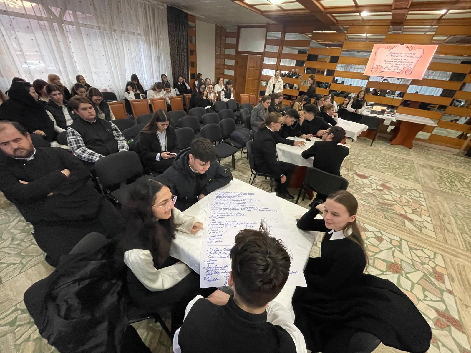 Elevii Seminarului Teologic „Veniamin Costachi” – premiați la Simpozionul „Tânărul pelerin”