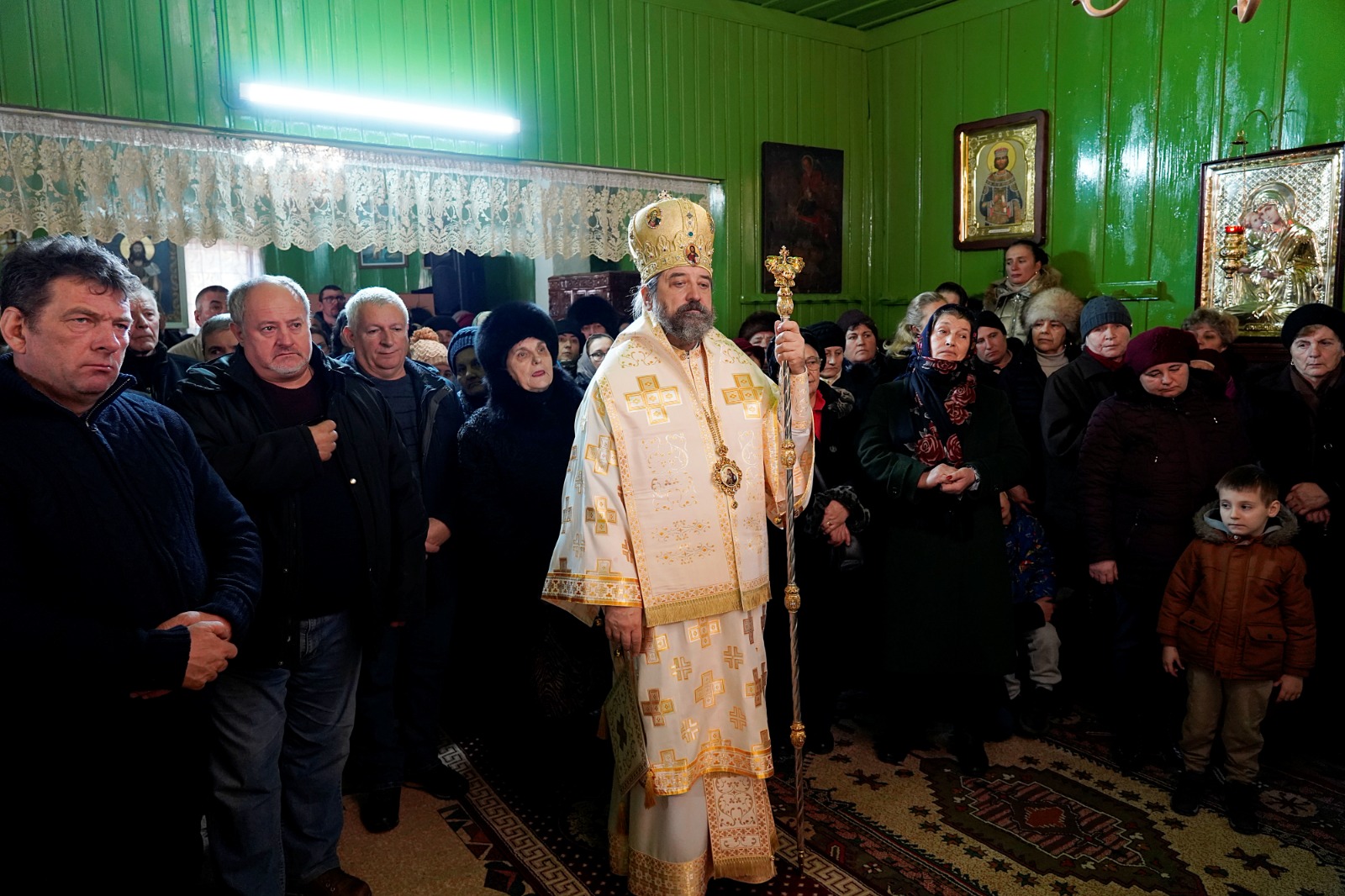 Credincioșii din Valea Albă au începând de astăzi un nou paroh