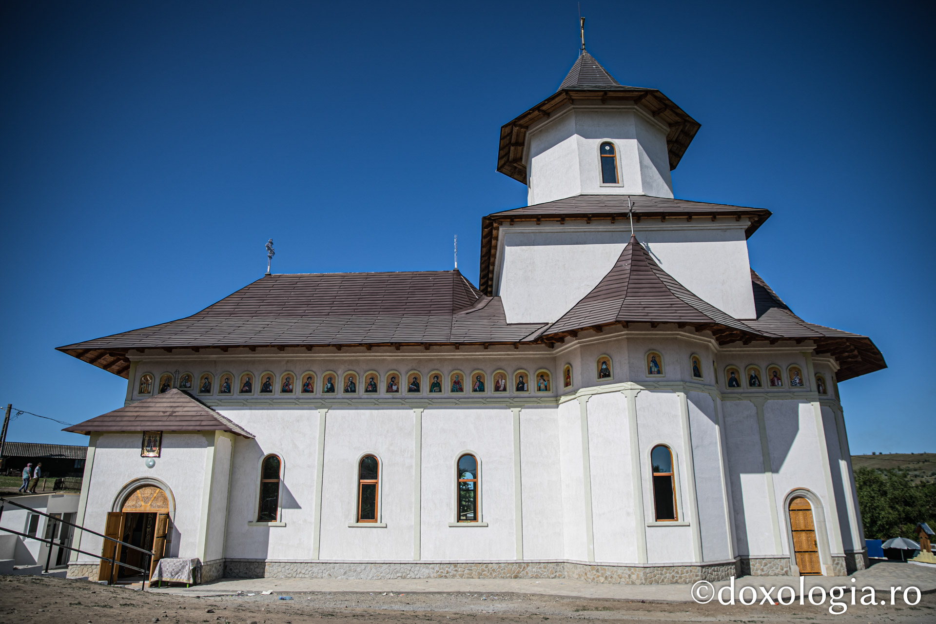 Schitul „Sfinții Împărați Constantin și Elena” Codăești – Vaslui