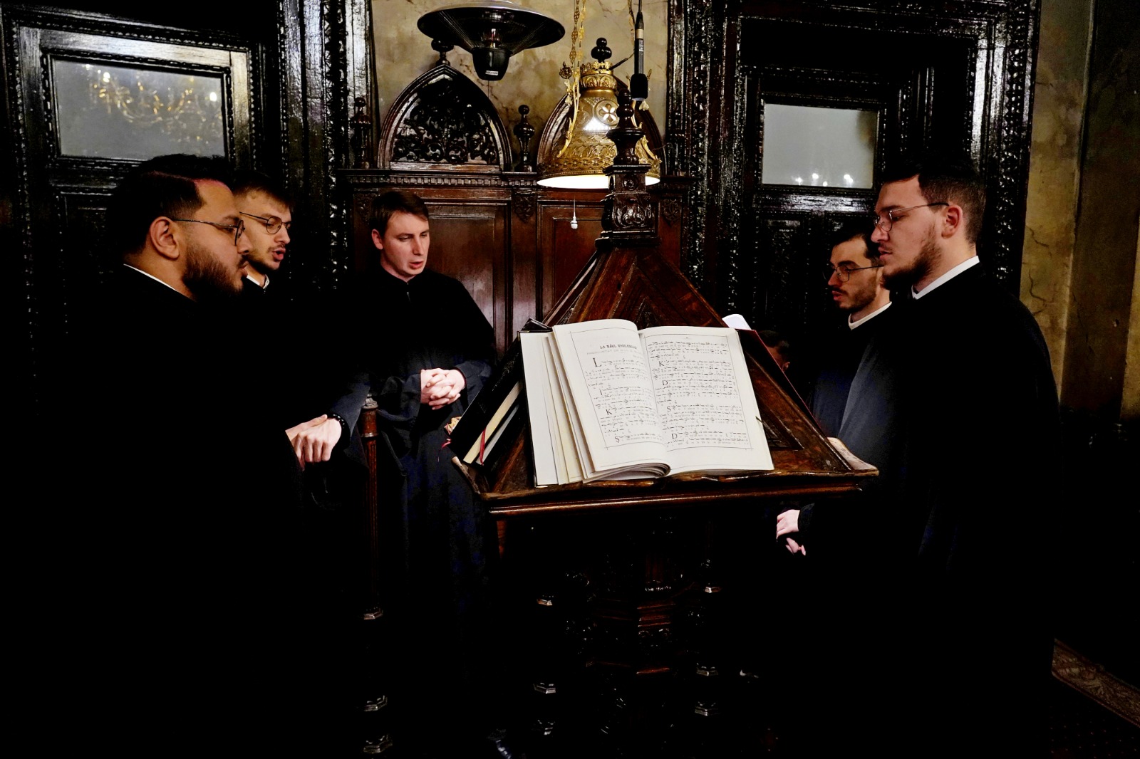 Ultima zi din 2024, la Catedrala Mitropolitană: ieșenii încep noul an cu numele Domnului Hristos