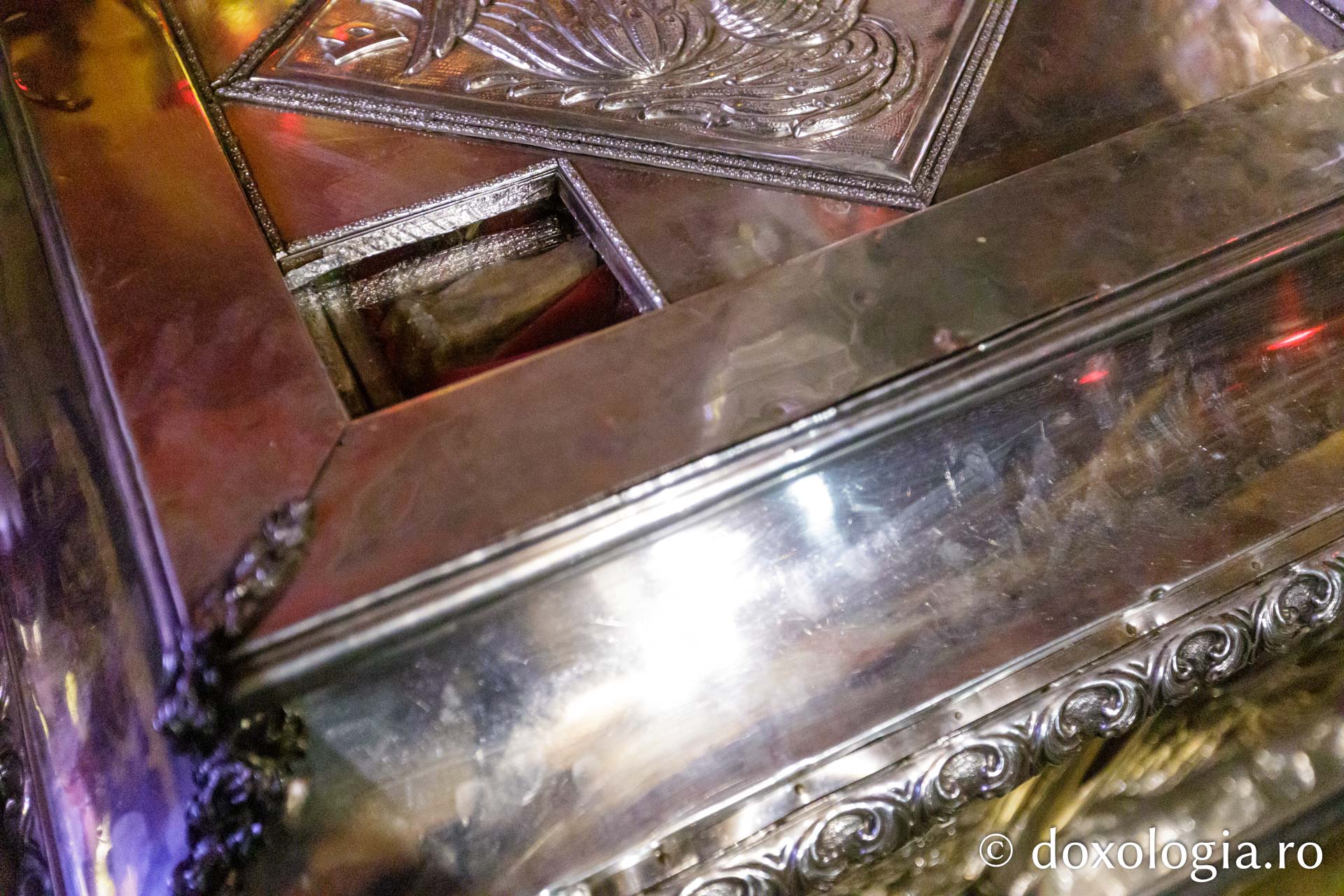 Racla cu moaștele Sfântului Grigorie Palama