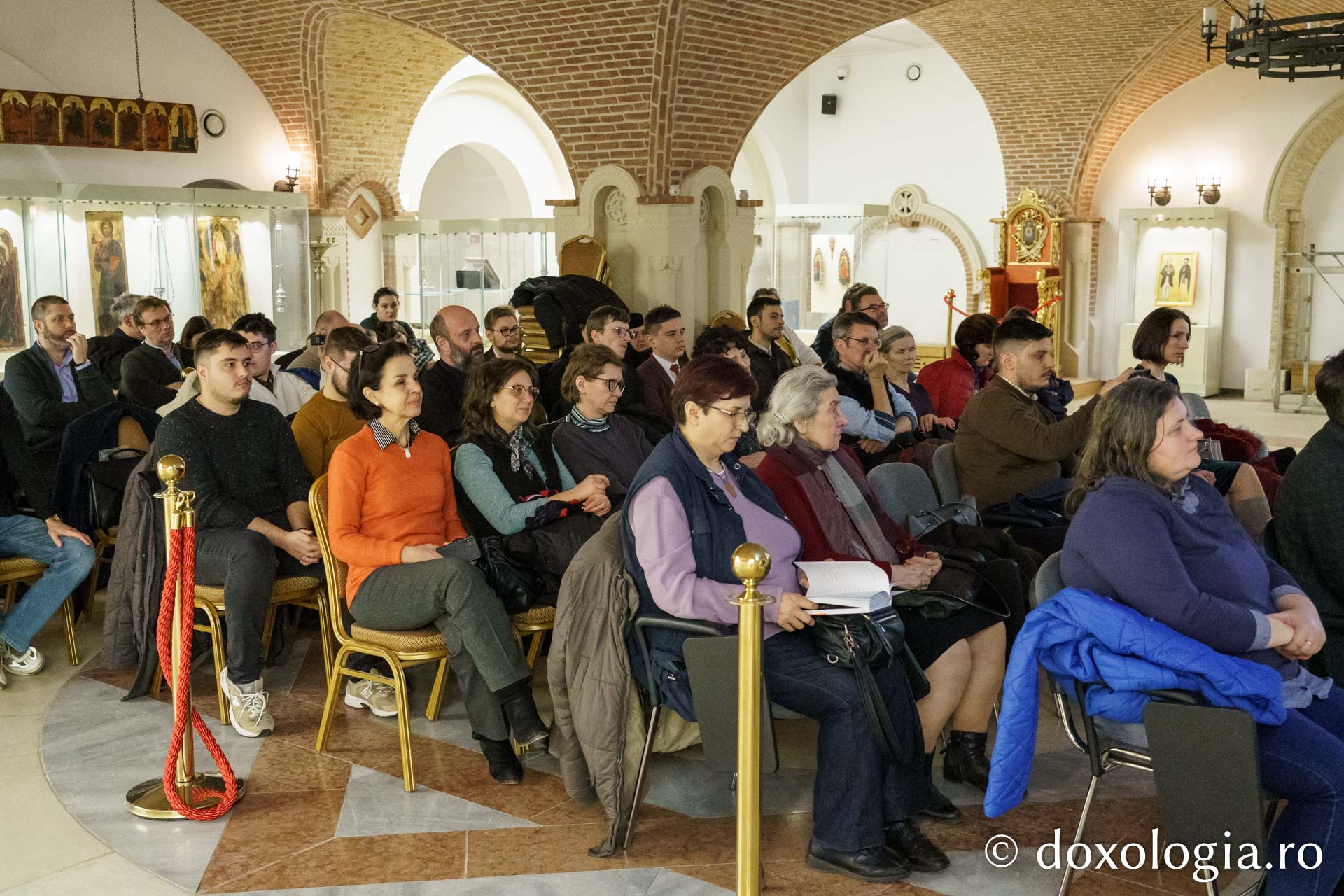 Cartea „Tablouri din istoria culturală a religiozității ruse” a fost lansată la Iași / Foto: Mihail Vrăjitoru Cartea „Tablouri din istoria culturală a religiozității ruse” a fost lansată la Iași