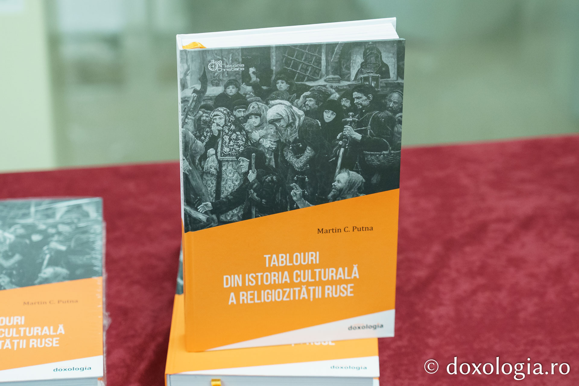 Cartea „Tablouri din istoria culturală a religiozității ruse” a fost lansată la Iași / Foto: Mihail Vrăjitoru Cartea „Tablouri din istoria culturală a religiozității ruse” a fost lansată la Iași