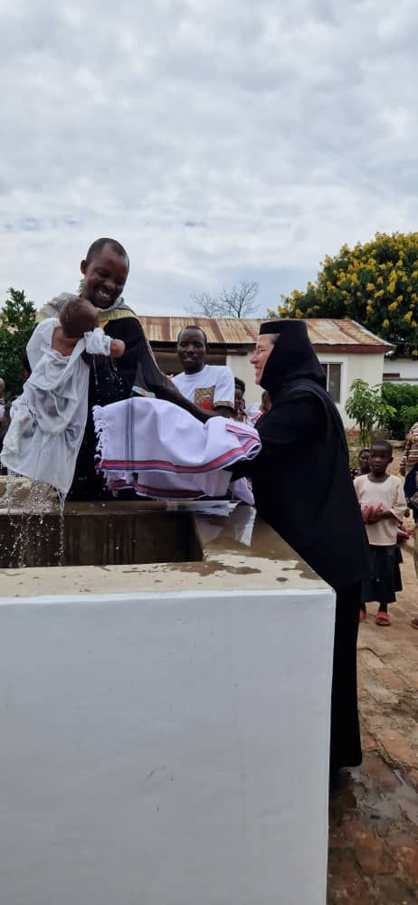 54 de botezuri în cadrul Centrului Misionar din Kidamali