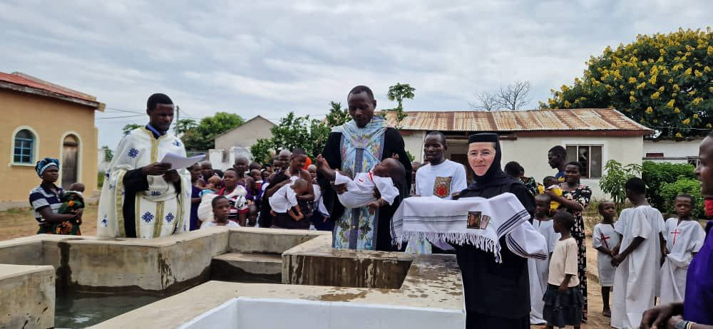 54 de botezuri în cadrul Centrului Misionar din Kidamali