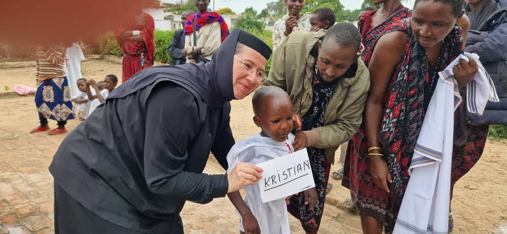 54 de botezuri în cadrul Centrului Misionar din Kidamali