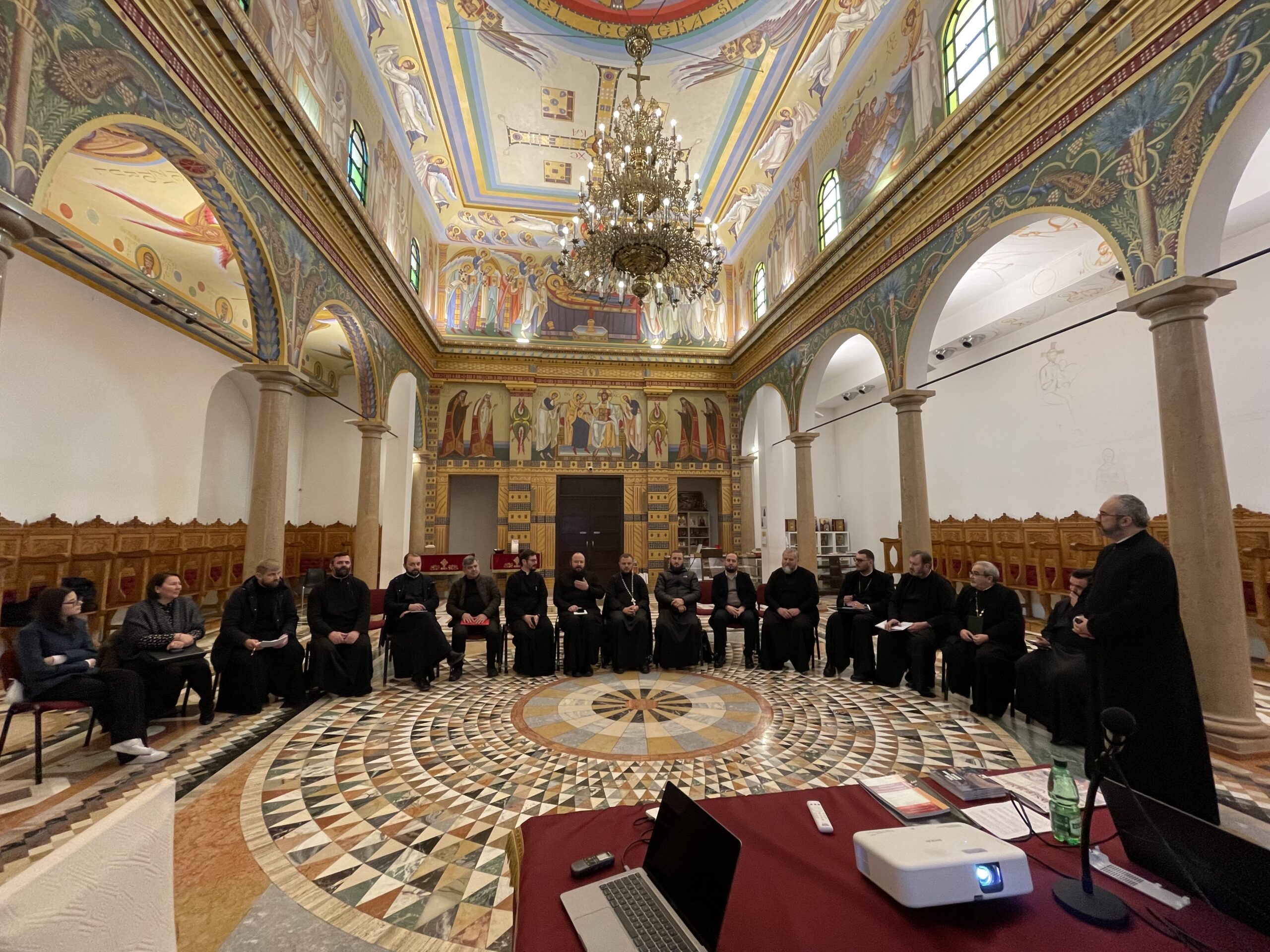 Clericii din Italia participă în aceste zile la un atelier dedicat catehizării adulților