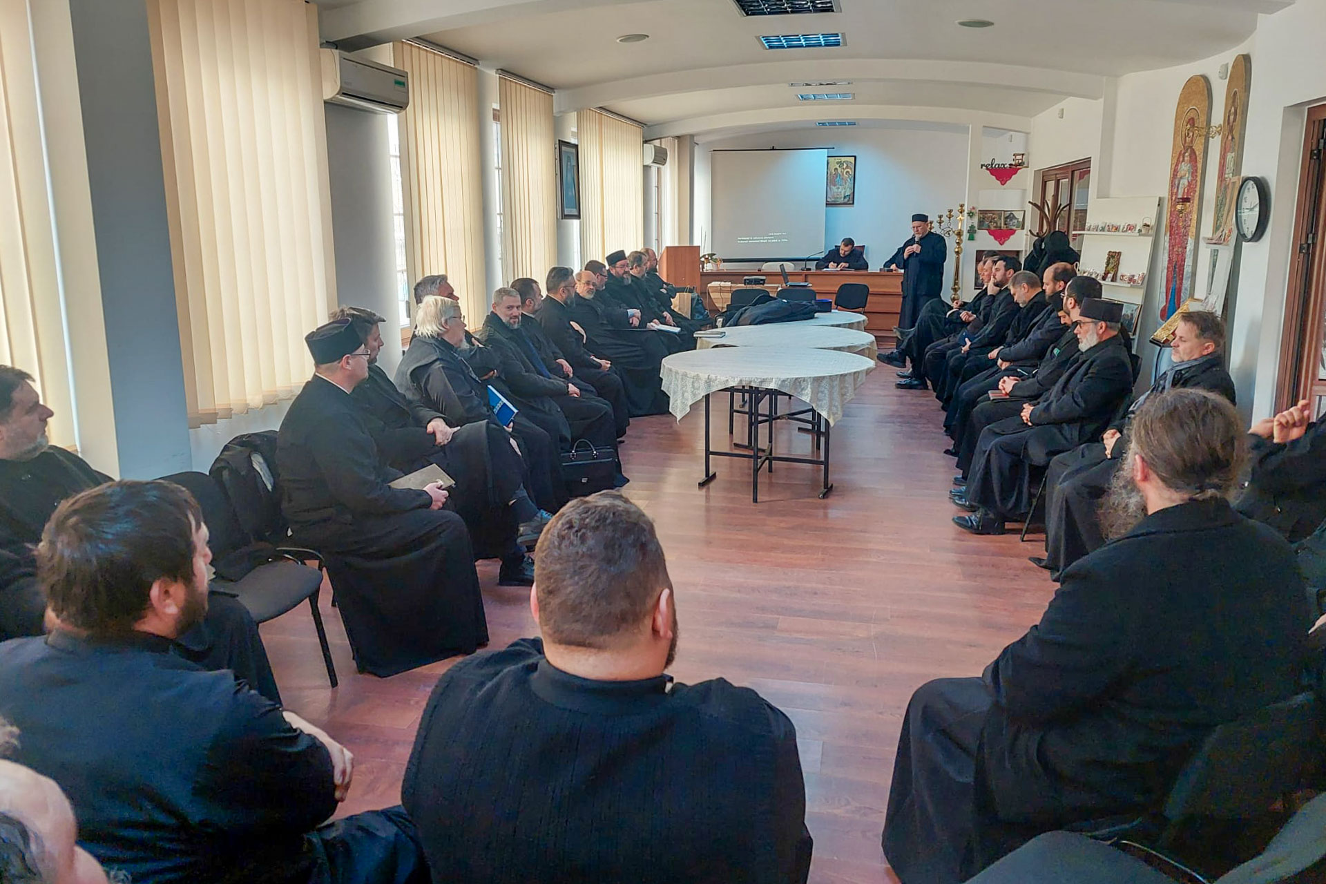 Rolul preotului în sprijinirea mamelor aflate în criză de sarcină – Tema principală a întâlnirii preoților din Protopopiatul Iași II Rolul preotului în sprijinirea mamelor aflate în criză de sarcină – Tema principală a întâlnirii preoților din Protopopiatul Iași II