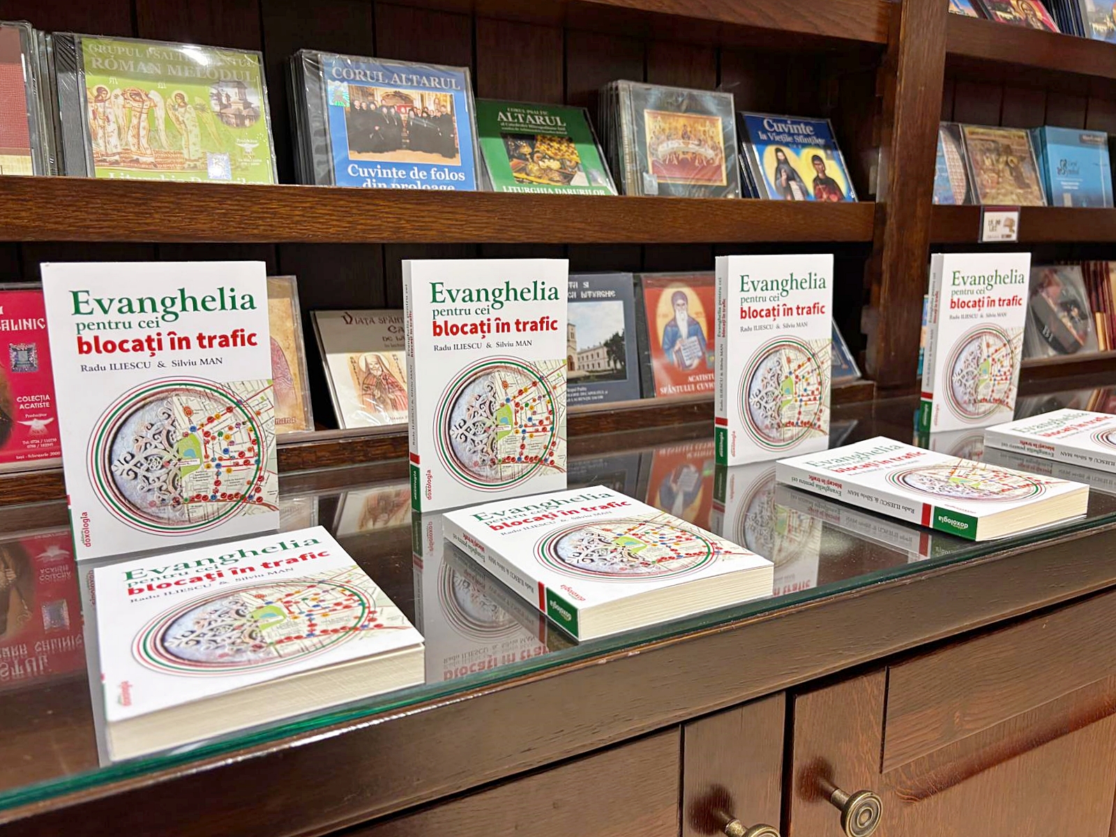 „Evanghelia pentru cei blocați în trafic”, lansată ieri la Iași