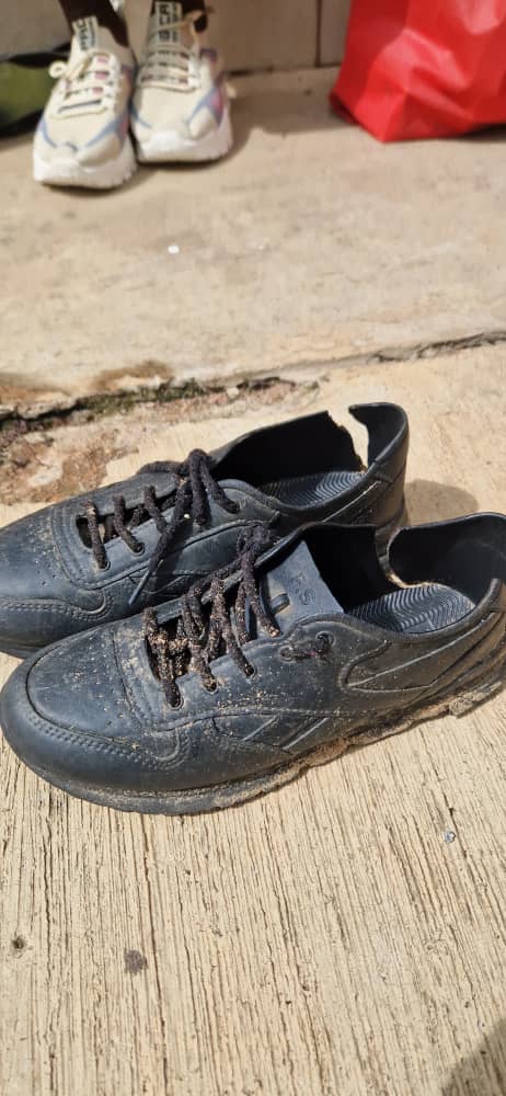 Papuci și uniforme pentru școală – la Kidamali, Tanznia