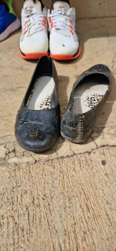 Papuci și uniforme pentru școală – la Kidamali, Tanznia