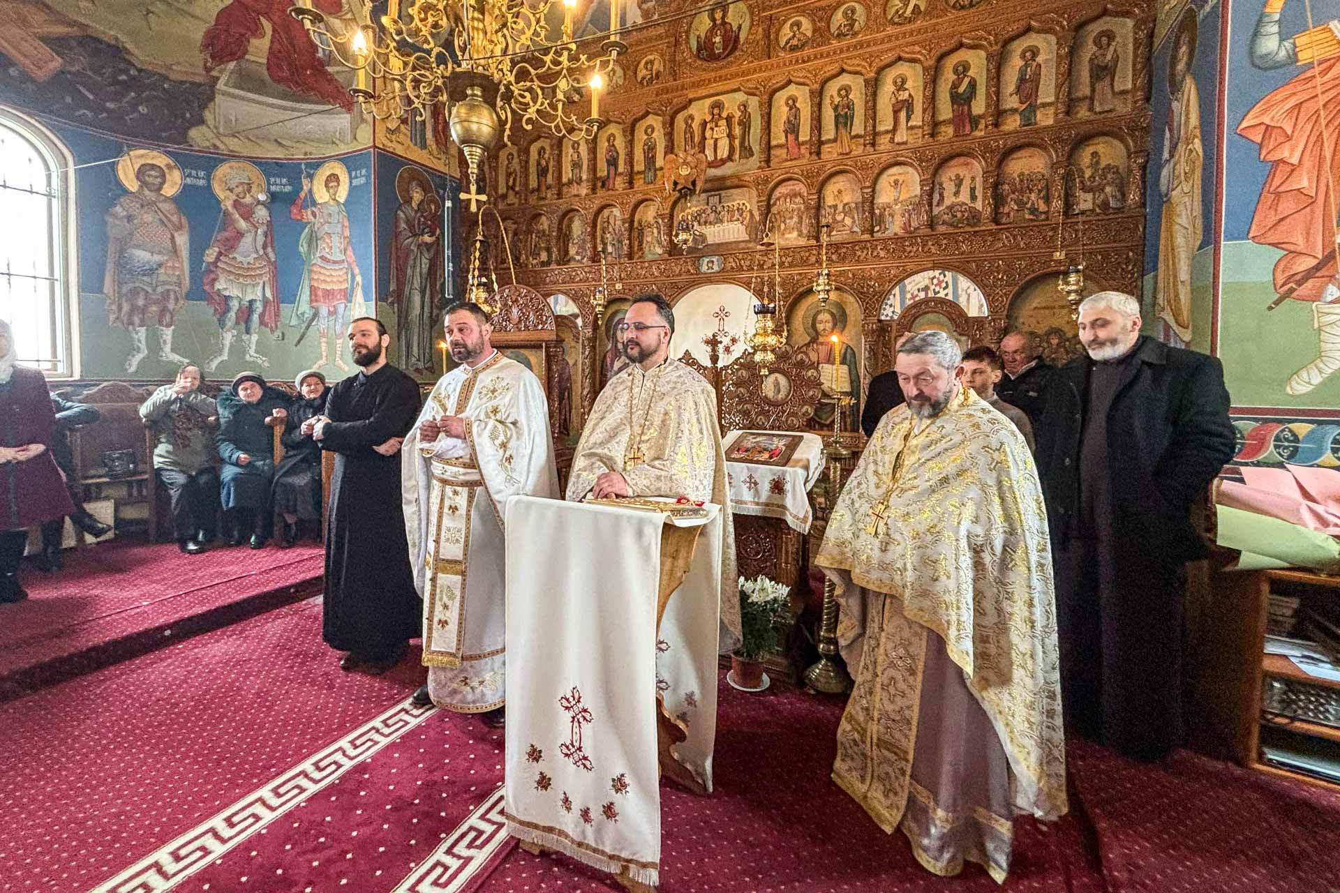 Parohia „Pogorârea Sfântului Duh” - Strunga are un nou preot paroh Parohia „Pogorârea Sfântului Duh” - Strunga are un nou preot paroh