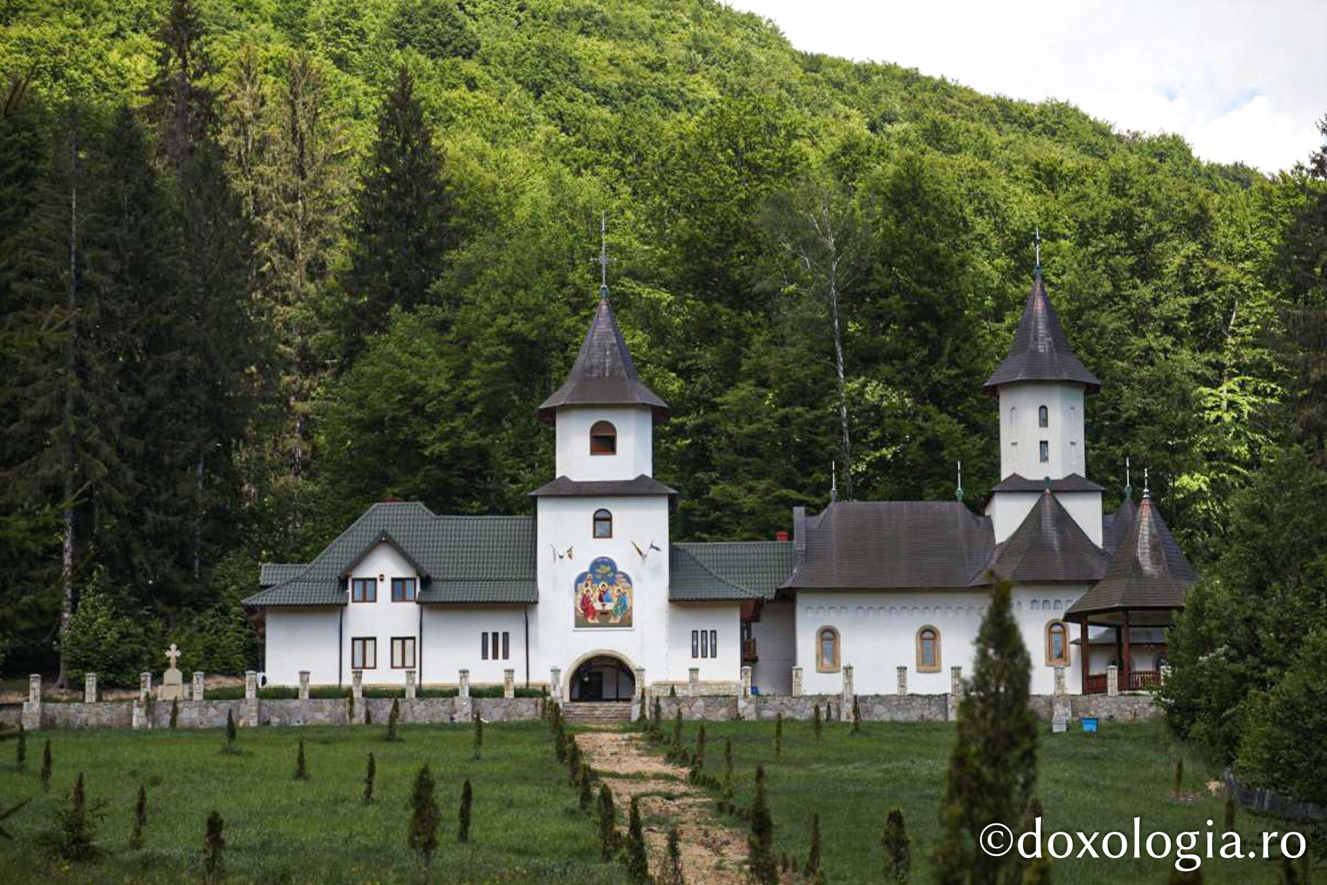 Schitul Sfântul Nifon, Vânători Neamț