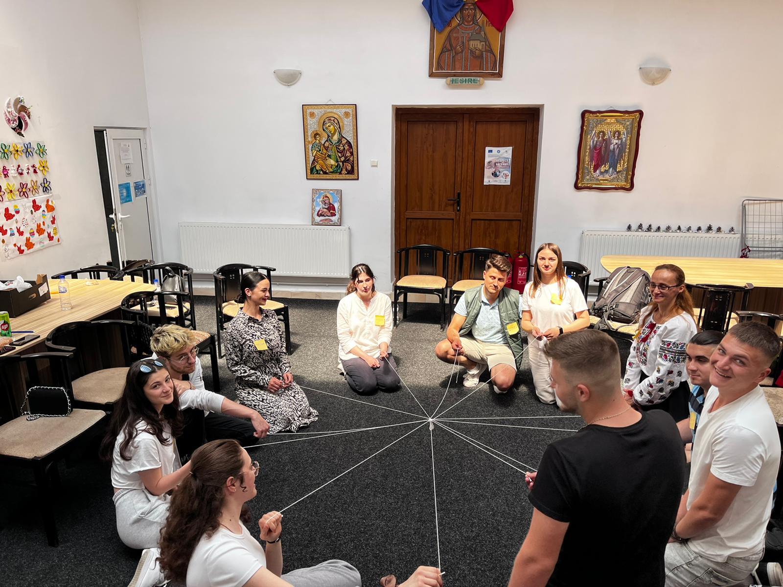 Seminare de formare pentru voluntarii din tabere: „Un tânăr educat, un om mai bogat!”