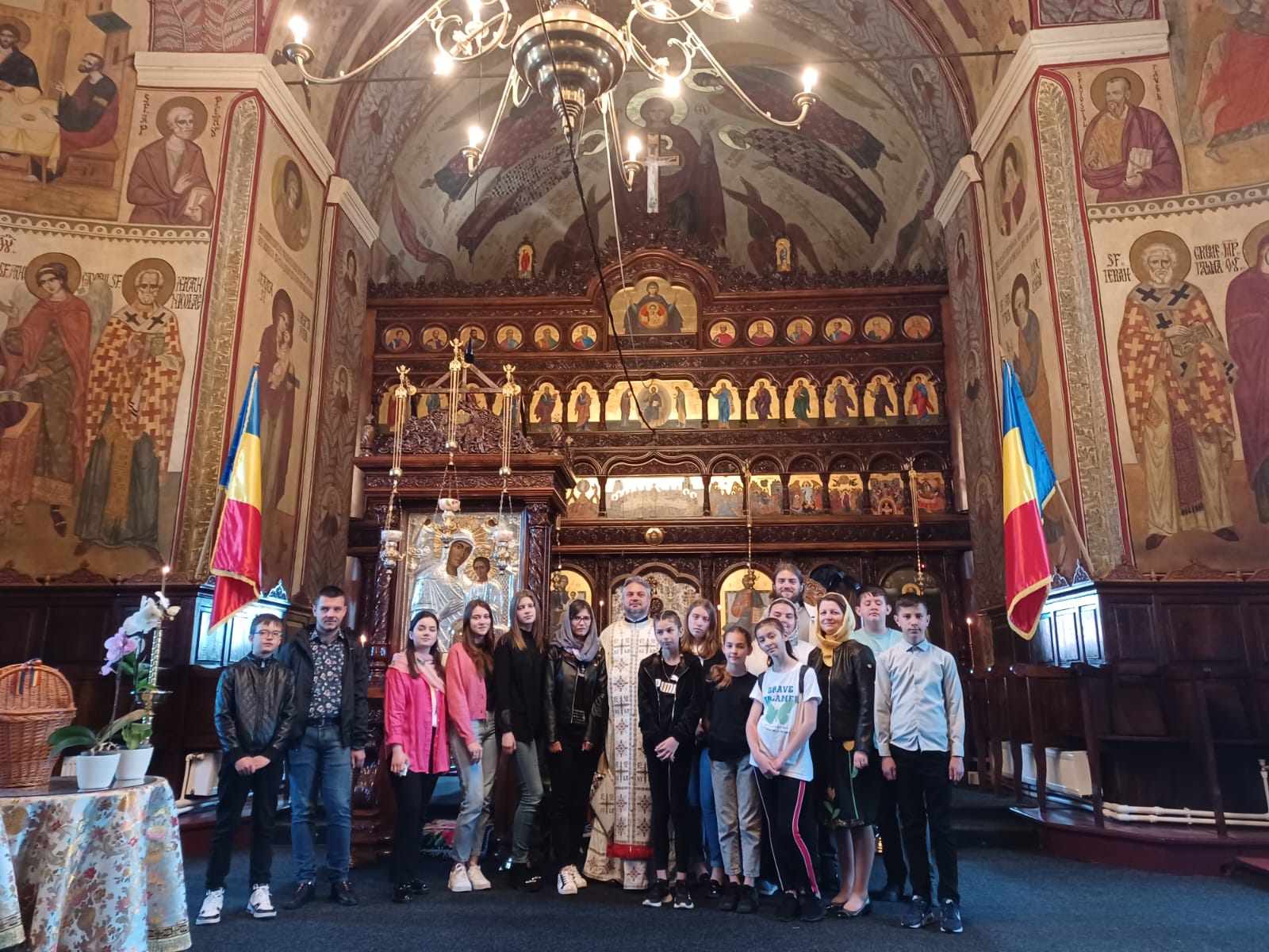 Seminare de formare pentru voluntarii din tabere: „Un tânăr educat, un om mai bogat!”