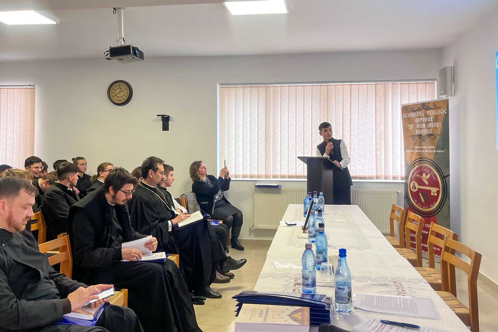 Simpozionul „Țara de Sus” – o nouă participare de succes pentru Seminarul Teologic Ortodox „Veniamin Costachi” Simpozionul „Țara de Sus” – o nouă participare de succes pentru Seminarul Teologic Ortodox „Veniamin Costachi”