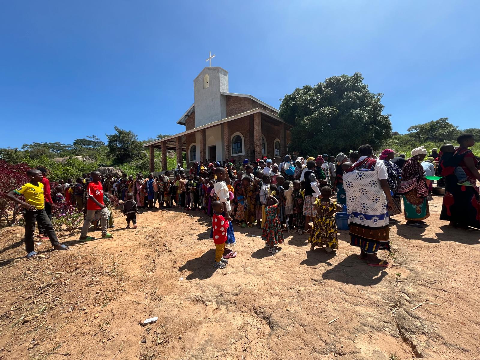 Slujbă arhierească în parohia din satul Ibogo