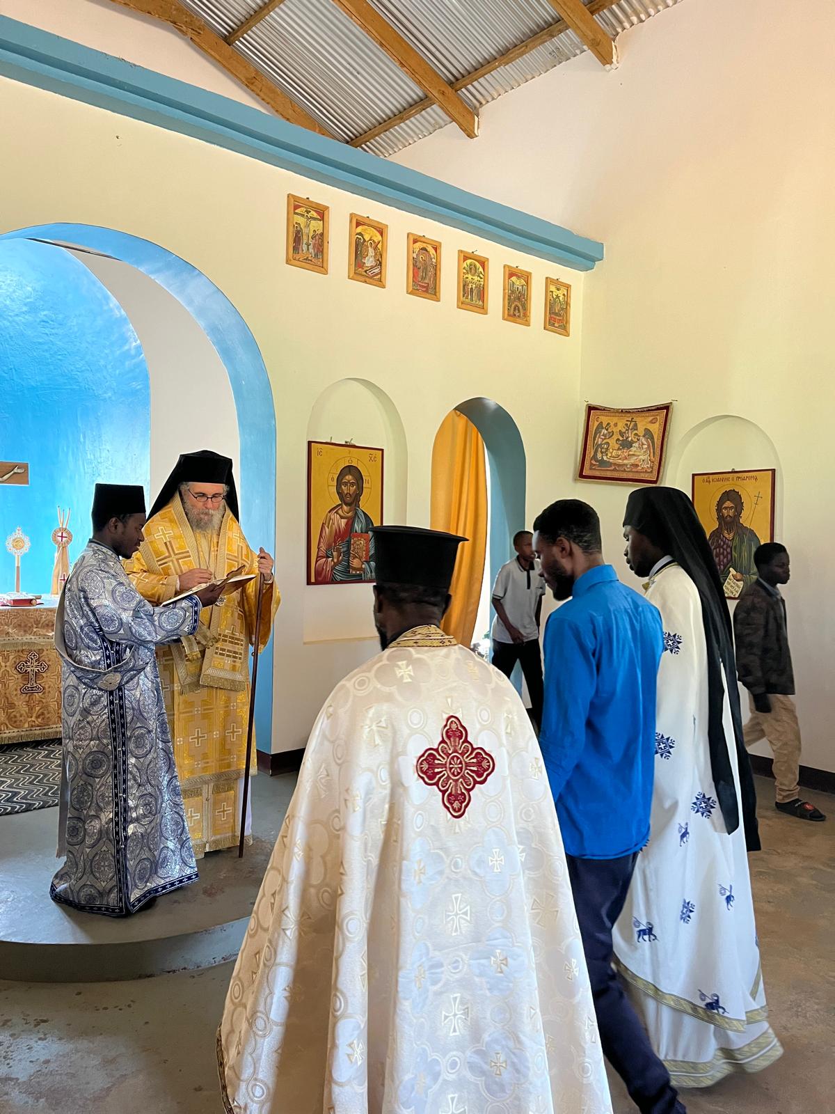 Slujbă arhierească în parohia din satul Ibogo