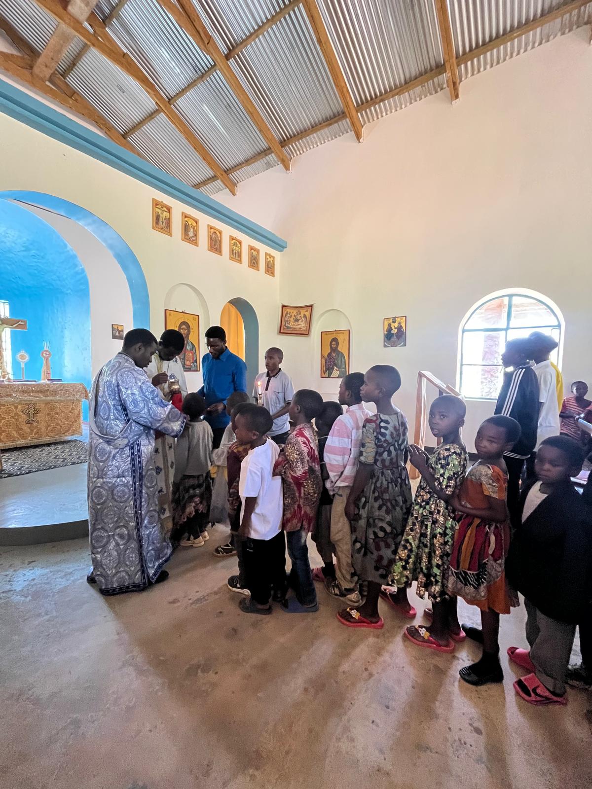 Slujbă arhierească în parohia din satul Ibogo