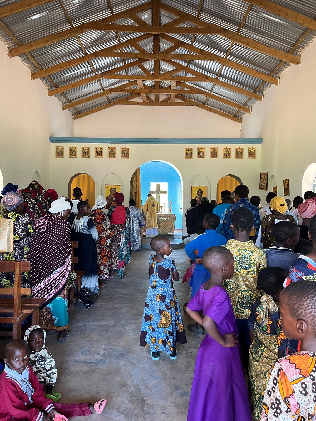 Slujbă arhierească în parohia din satul Ibogo