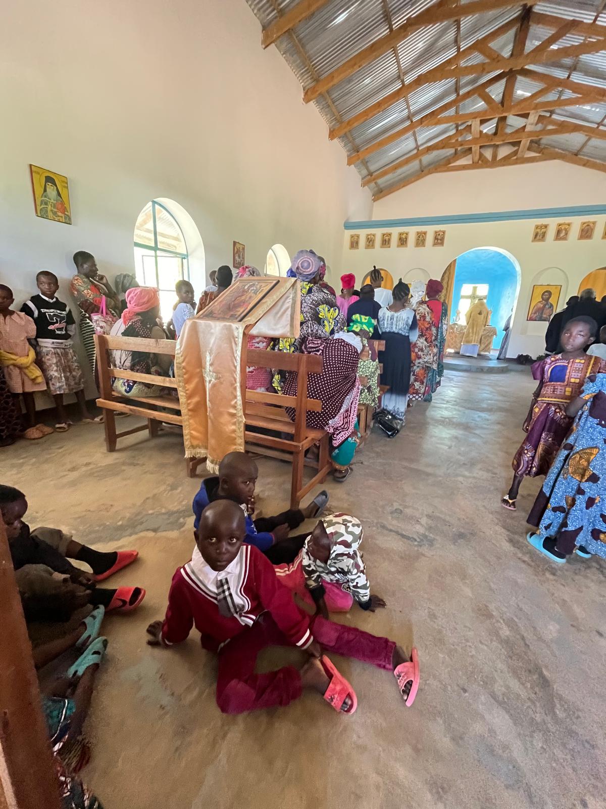 Slujbă arhierească în parohia din satul Ibogo