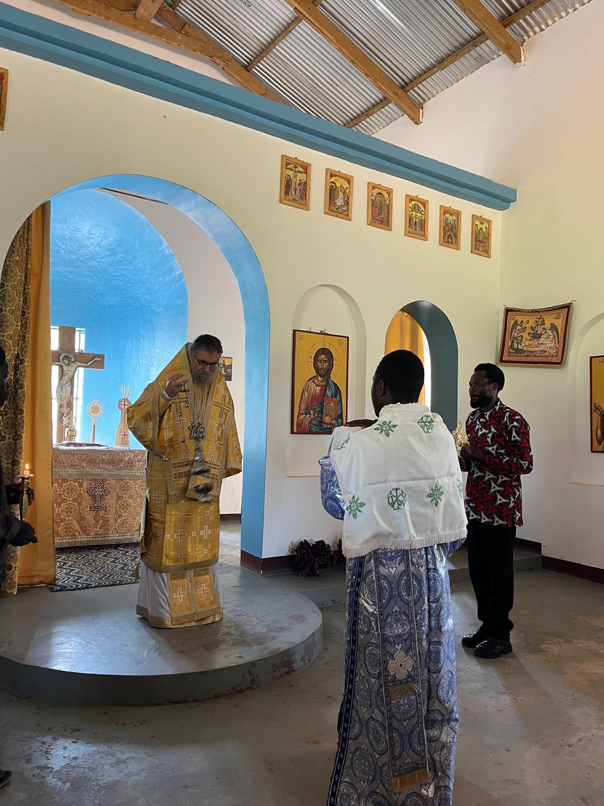 Slujbă arhierească în parohia din satul Ibogo