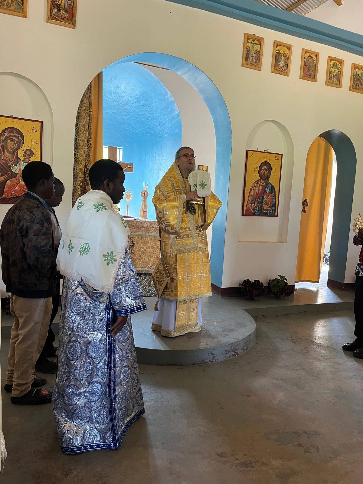 Slujbă arhierească în parohia din satul Ibogo