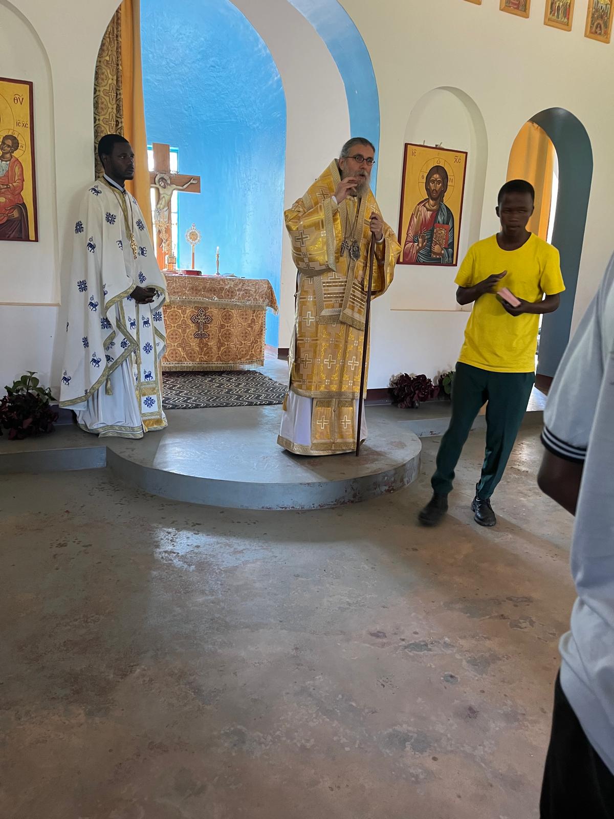 Slujbă arhierească în parohia din satul Ibogo