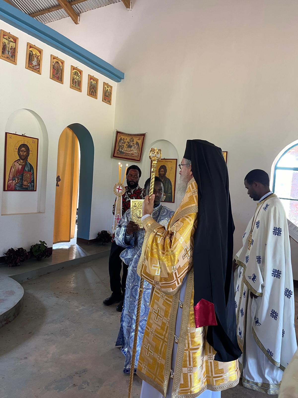 Slujbă arhierească în parohia din satul Ibogo