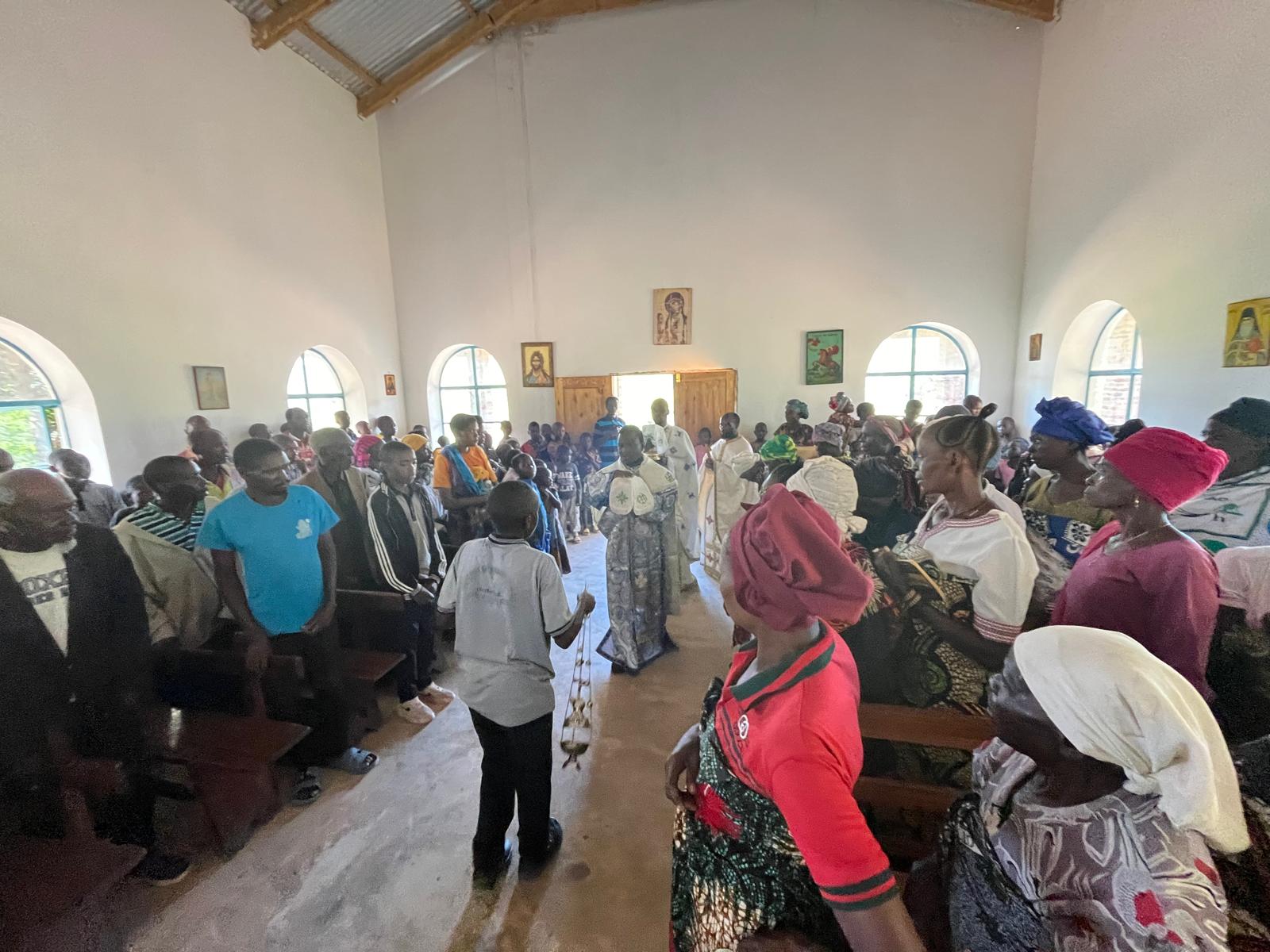 Slujbă arhierească în parohia din satul Ibogo