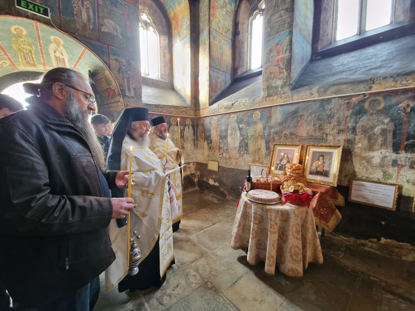 slujbă de pomenire a Mitropolitului Primat Calinic Miclescu la Mănăstirea Neamț