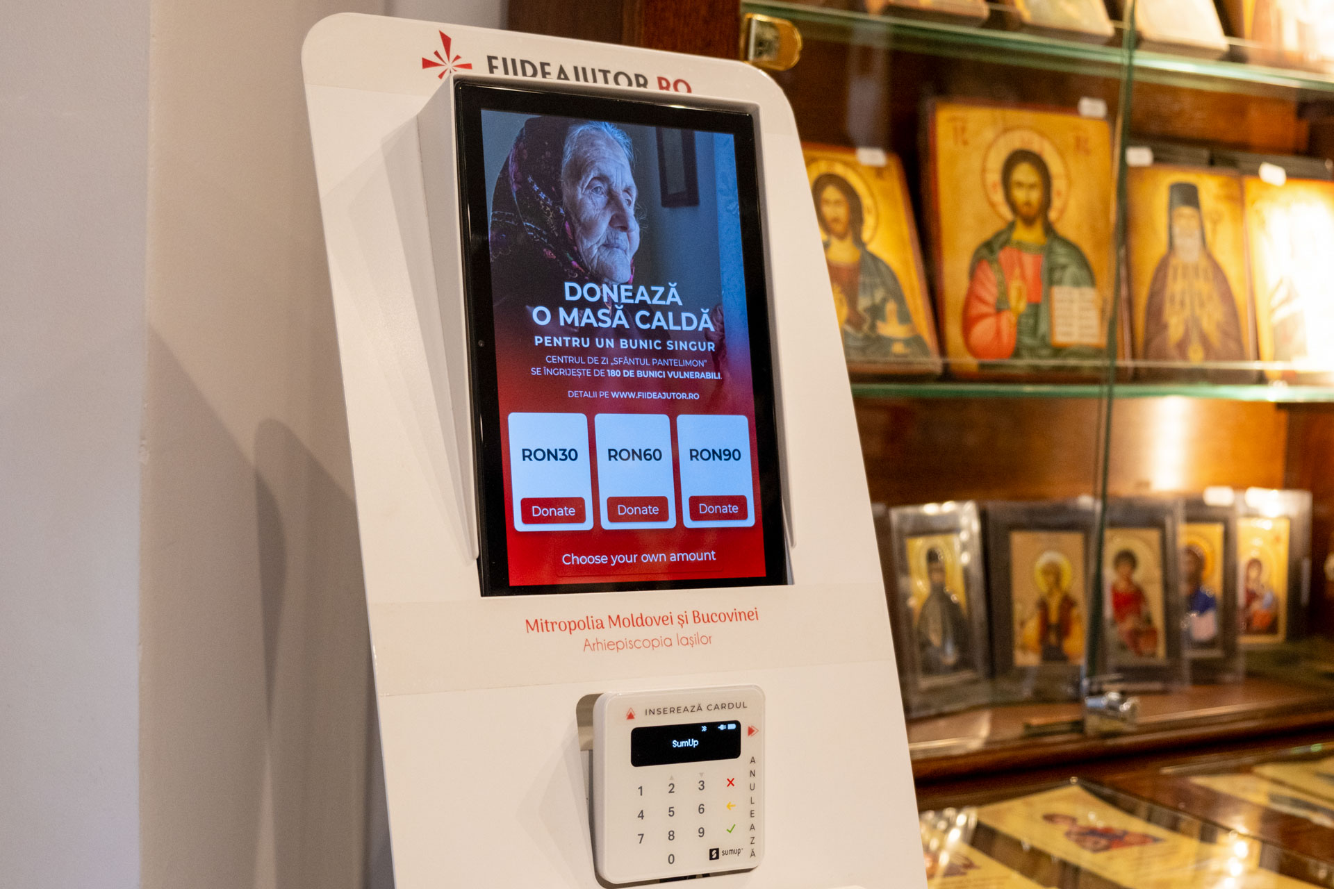 Stații electronice de donare pentru proiecte filantropice din Mitropolia Moldovei și Bucovinei