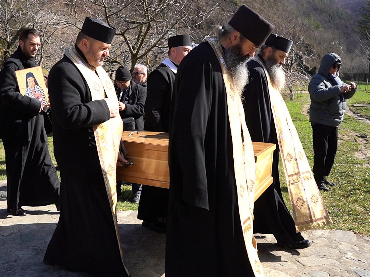 Au fost deshumate moaștele Sfântului Dometie de la Râmeț