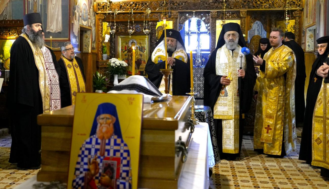 Au fost deshumate moaștele Sfântului Dometie de la Râmeț