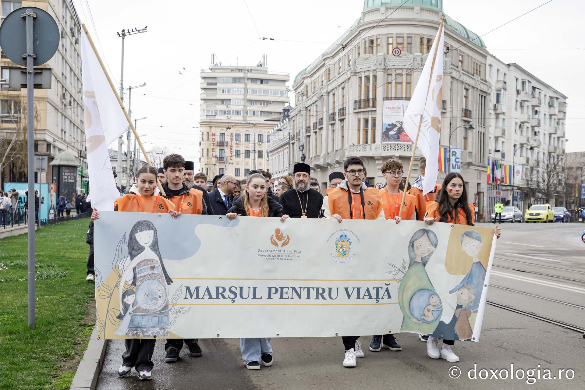 „Marșul pentru viață” de la Iași a adunat aproximativ 3.500 de participanți