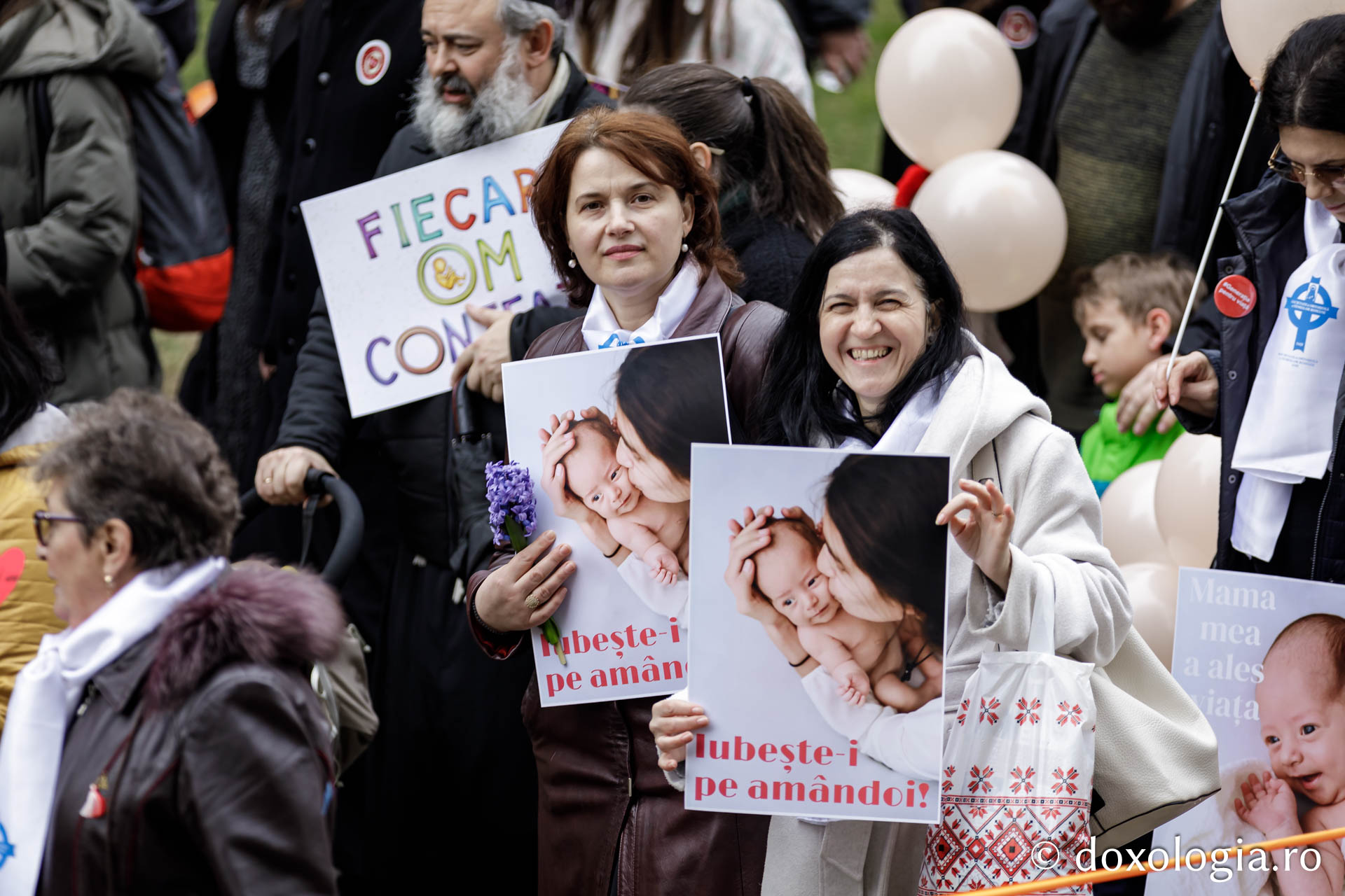 „Marșul pentru viață” de la Iași a adunat aproximativ 3.500 de participanți