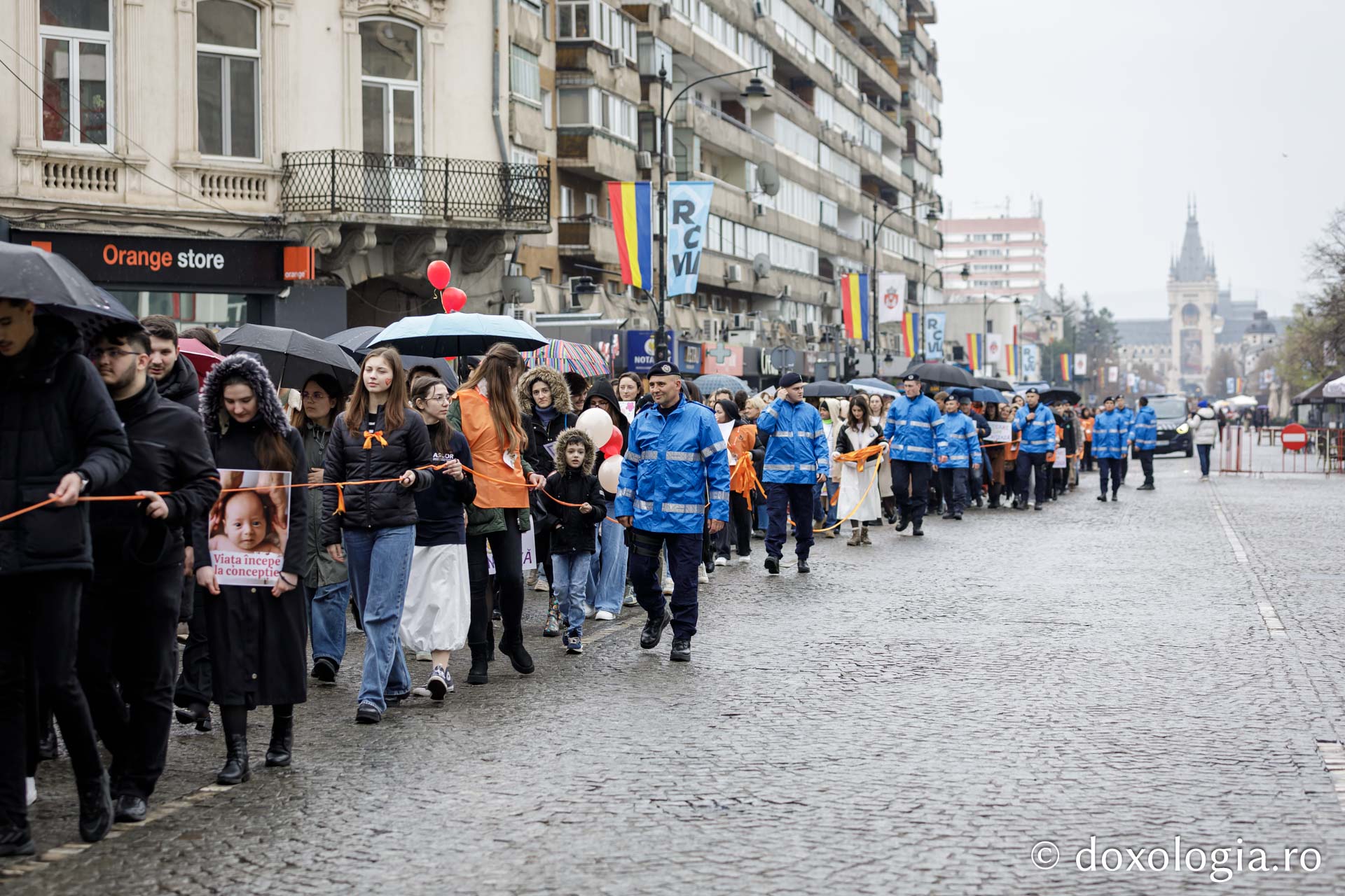 „Marșul pentru viață” de la Iași a adunat aproximativ 3.500 de participanți