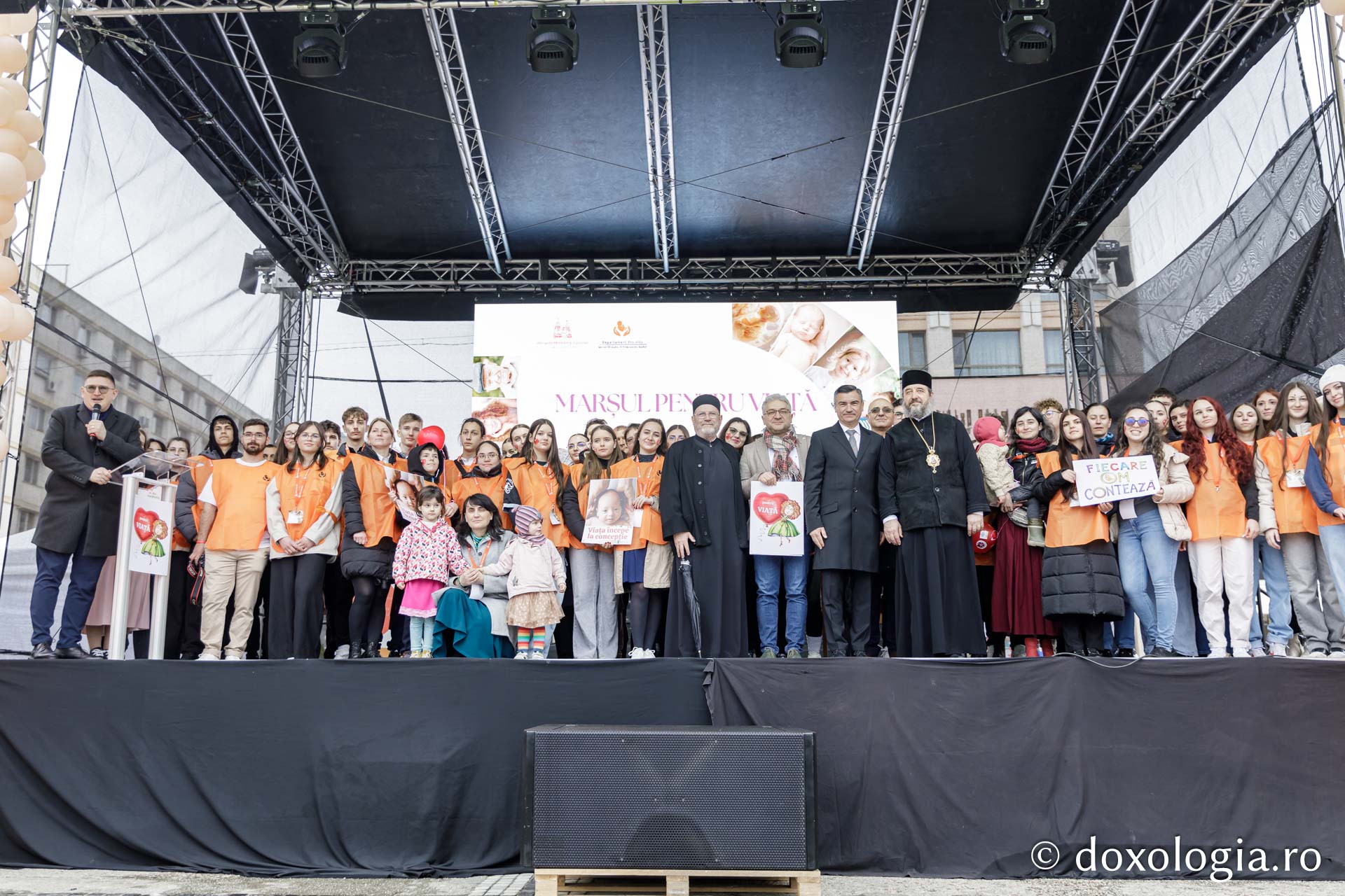 „Marșul pentru viață” de la Iași a adunat aproximativ 3.500 de participanți