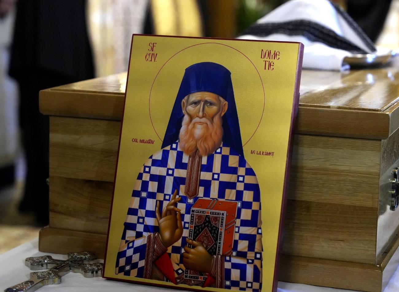 Au fost deshumate moaștele Sfântului Dometie de la Râmeț