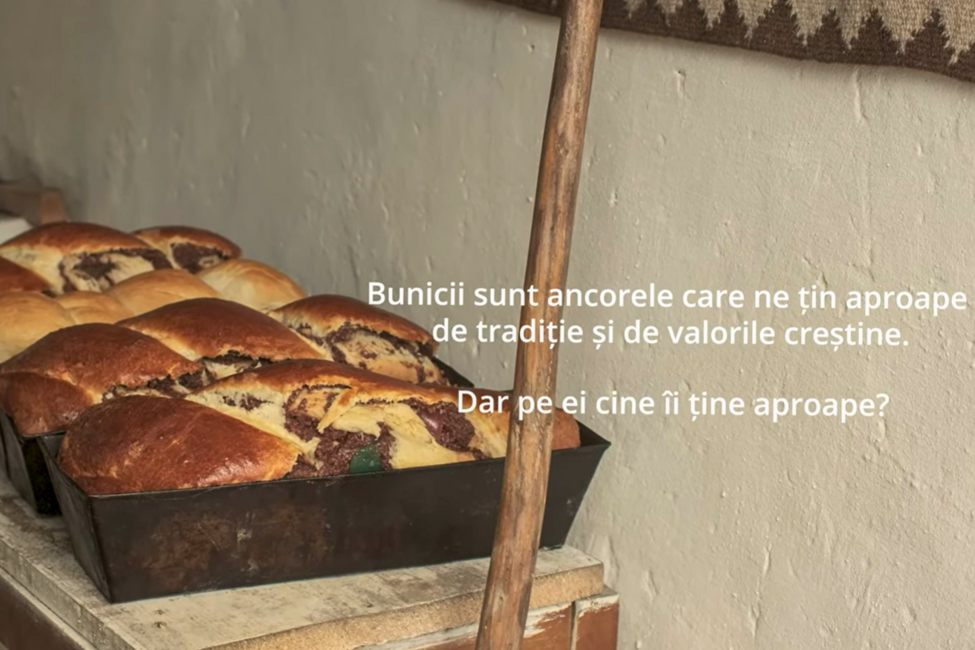 Dăruiește un cozonac unui bunic singur prin campania „Bunătate coaptă-n inimi calde” a platformei fiideajutor.ro