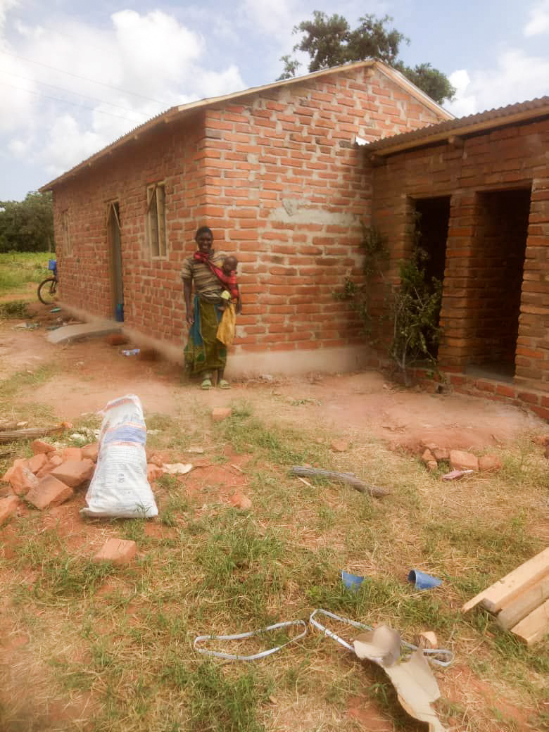 Două case noi în cătunul Mbumi