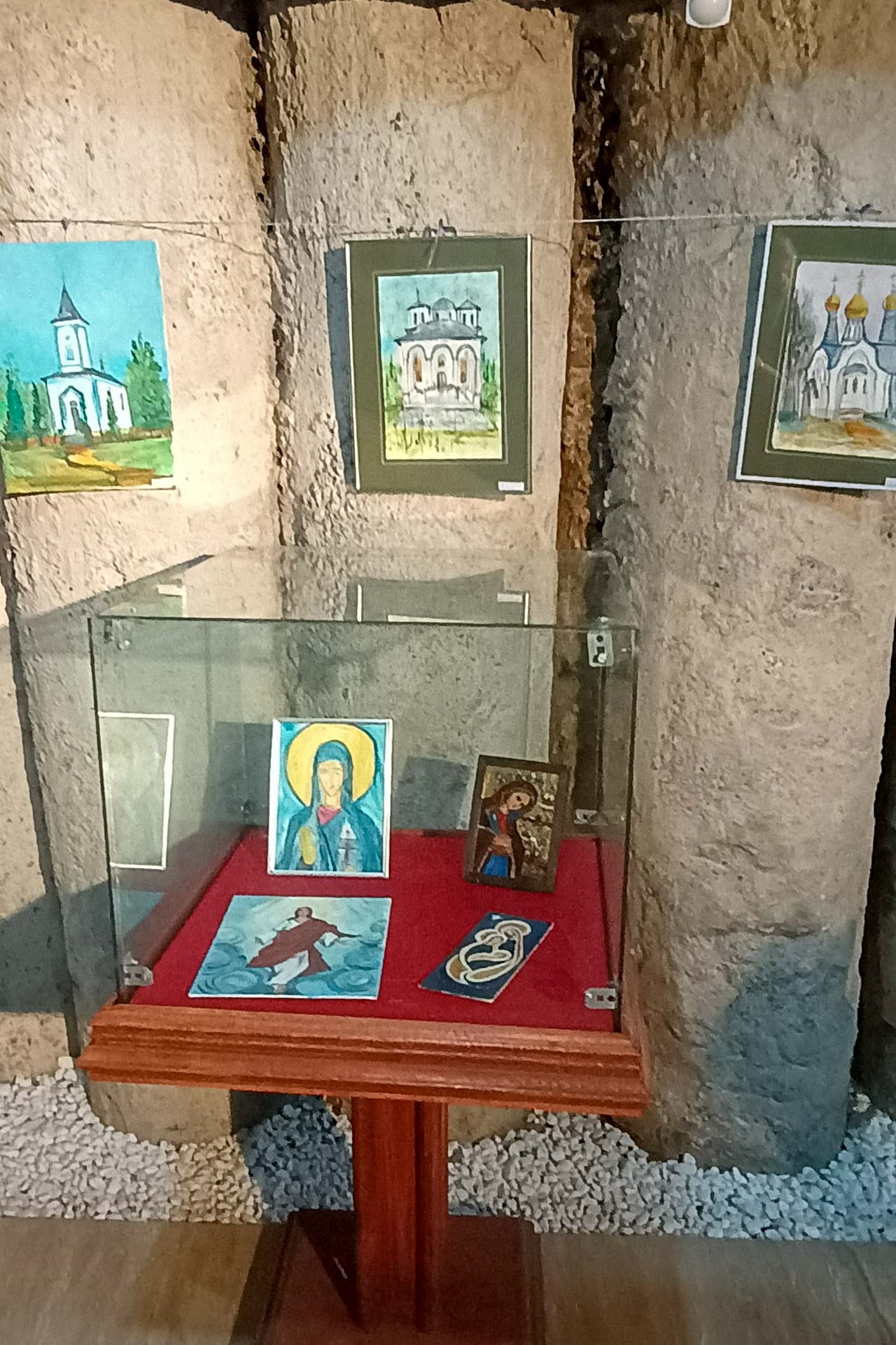 Icoane și biserici prin ochii copiilor – o expoziție de suflet la Muzeul Mitropolitan Iași