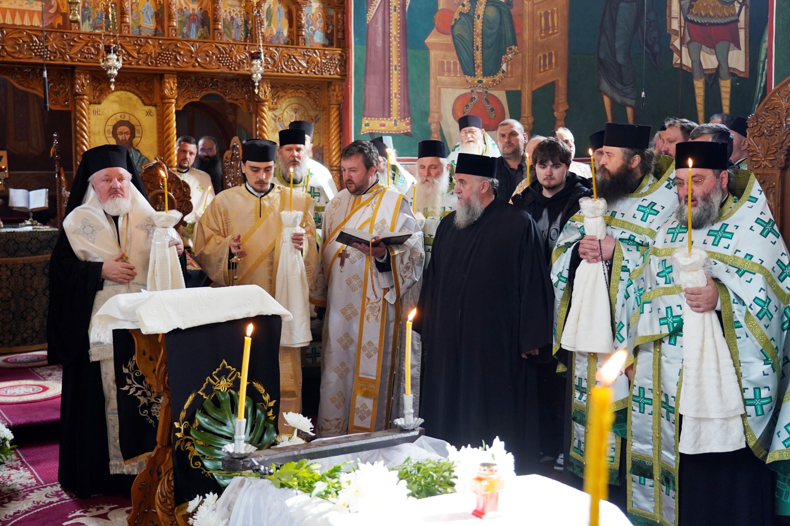 Mama starețului Mănăstirii Neamț, Elvira Sauciuc, a fost înmormântată