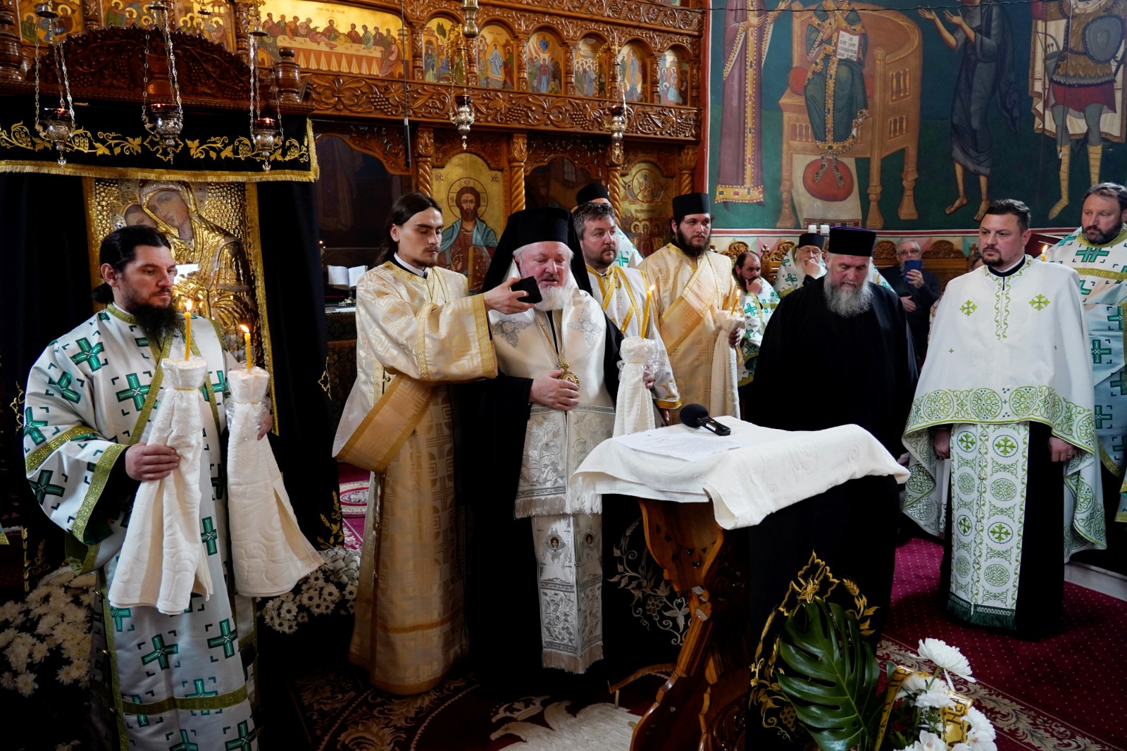 Mama starețului Mănăstirii Neamț, Elvira Sauciuc, a fost înmormântată