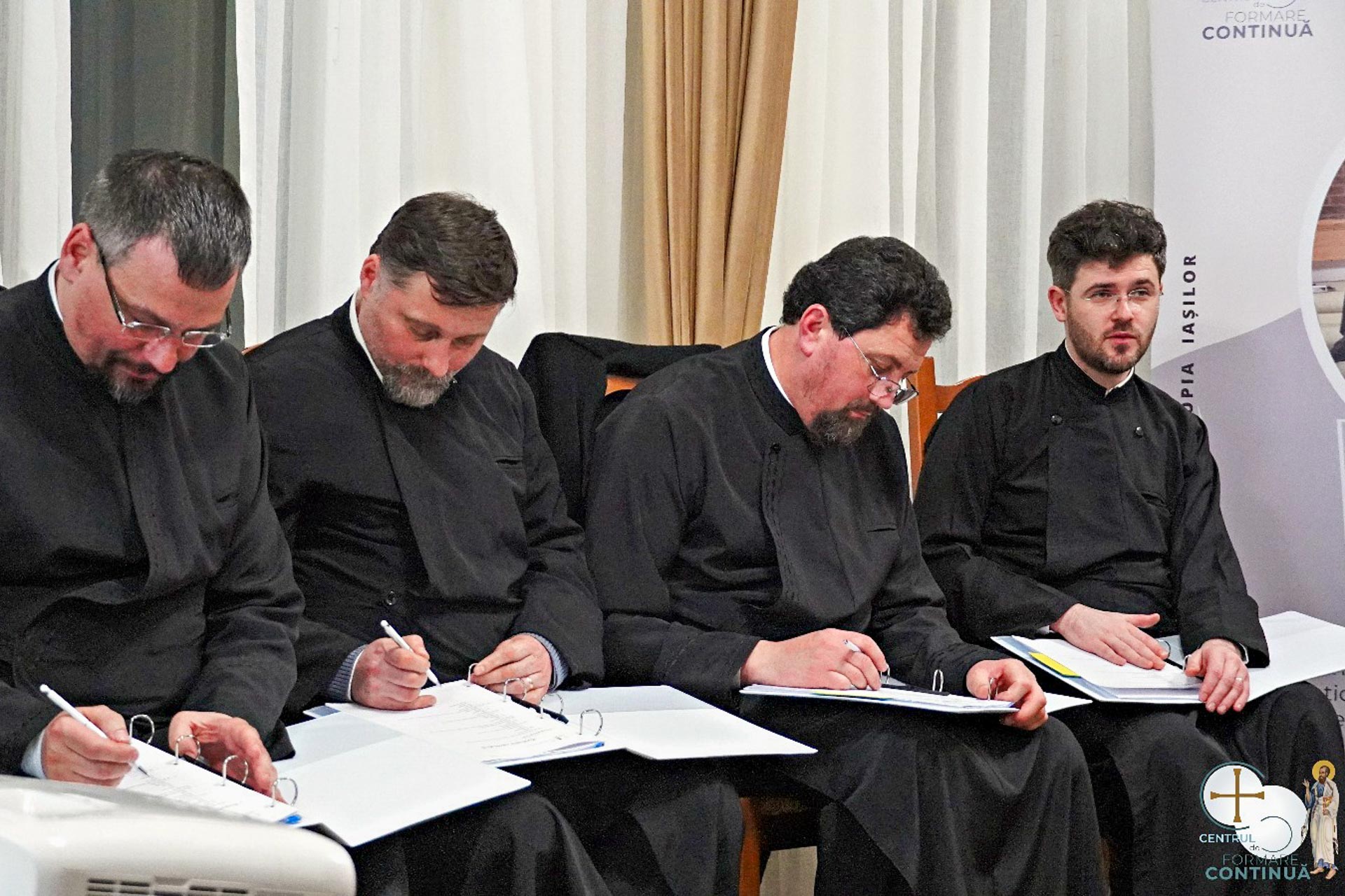 Întâlnirea tutorilor de practică pastorală din cadrul programului de „Însoțire a Tânărului Preot” – Miclăușeni, 16-17 martie 2025