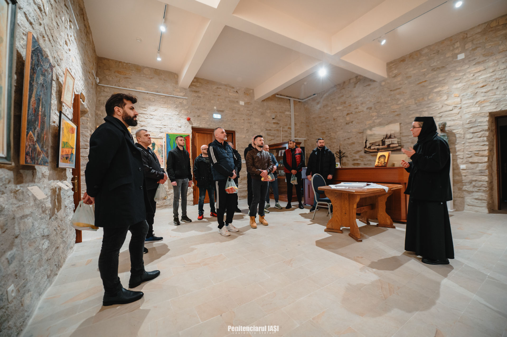 Deținuții de la Penitenciarul Iași, în vizită la Mănăstirea Frumoasa