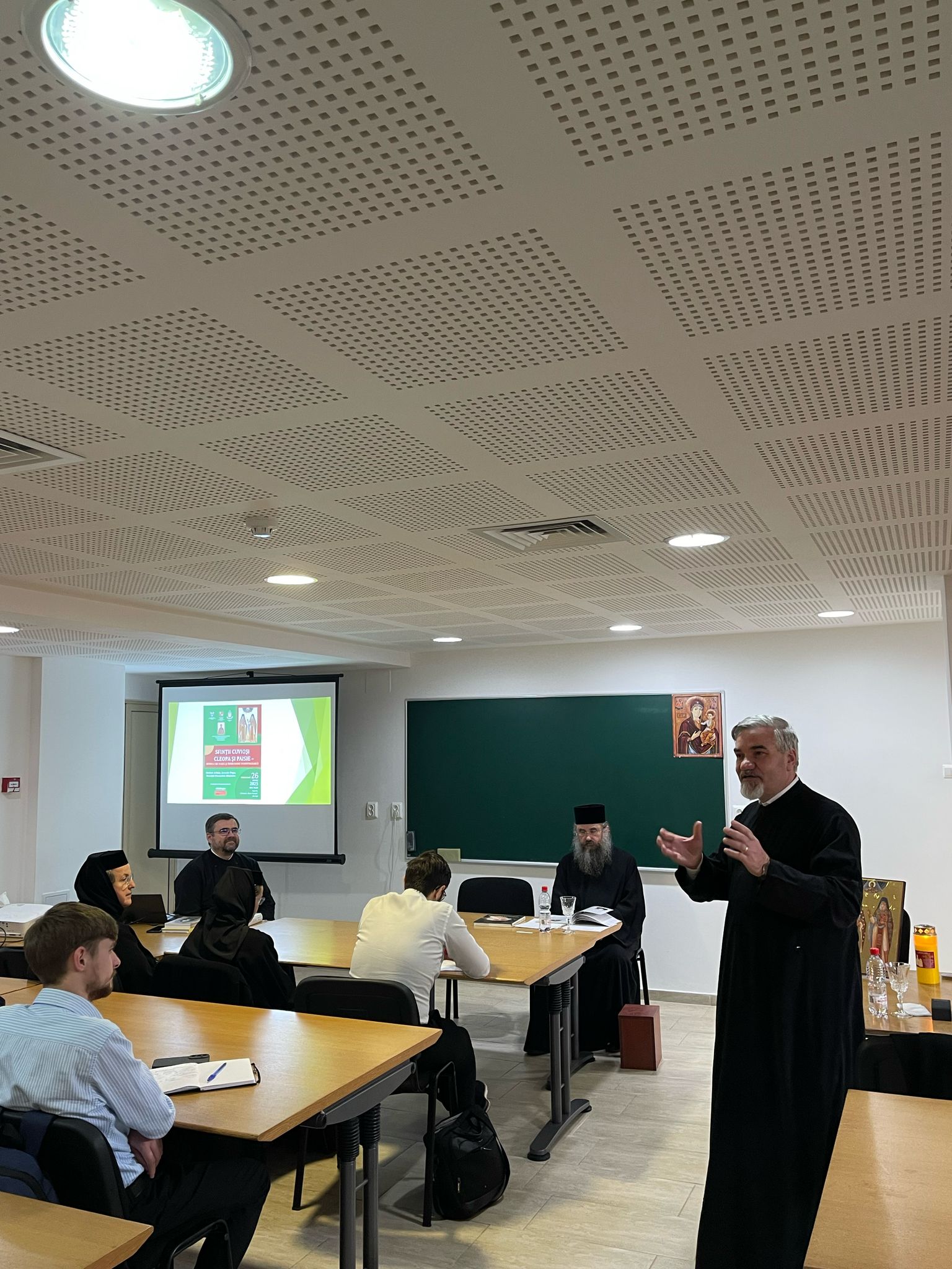 Sfinții Cuvioși Cleopa și Paisie, evocați într-o nouă întâlnire a Cercului de Spiritualitate al Facultății de Teologie Ortodoxă din Iași / Foto: Ionuț Vieru / Mihail Negru
