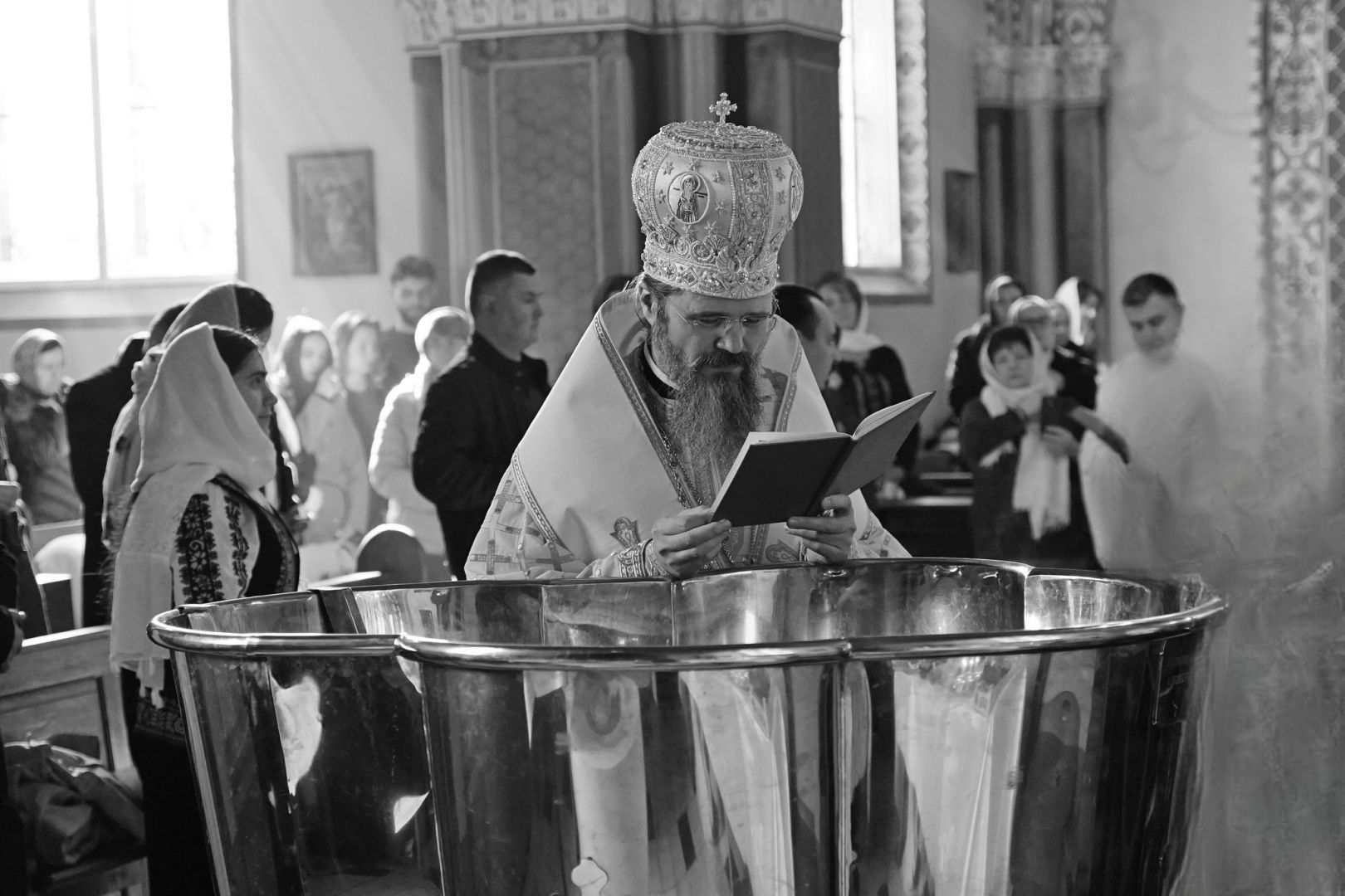 PS Macarie a botezat la Copenhaga și Göteborg patru tineri de naționalități diferite