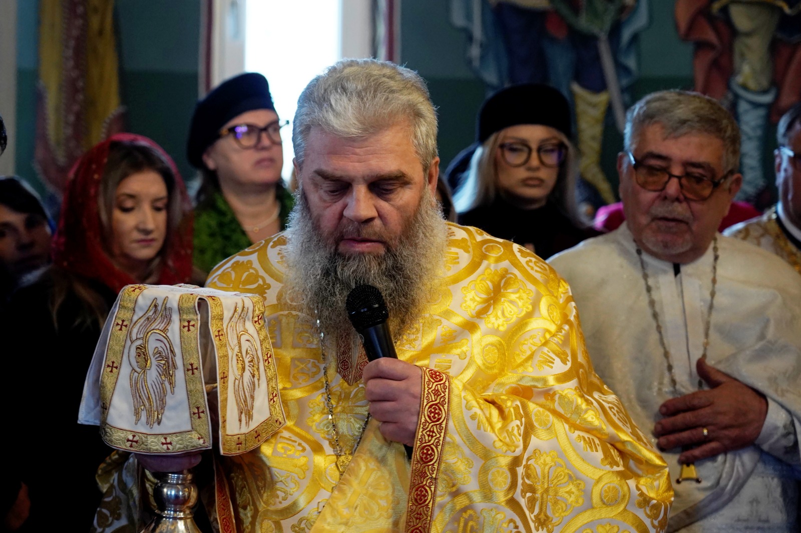 Parohia botoșăneană Manolești Vale are un nou preot paroh