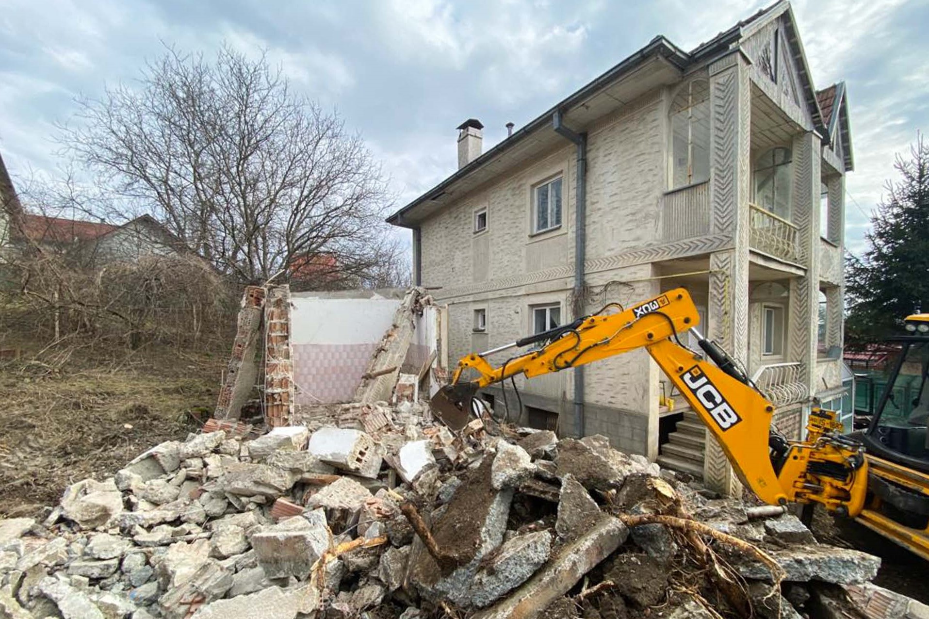 „Transformă grijile în grijă”, o campanie pentru construirea Centrului Maternal „Sfânta Emilia” Iași